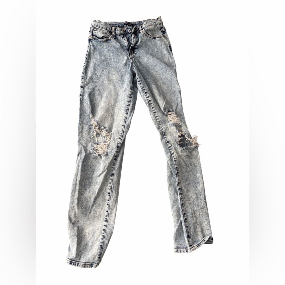 Fashion Nova Light Gray Distressed Straight Leg Jeans